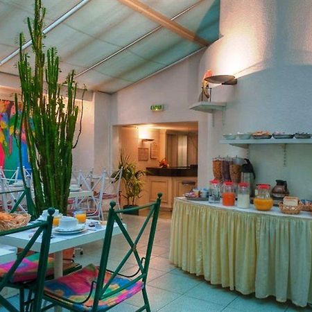 Hotel Croix De Malte à Paris Extérieur photo
