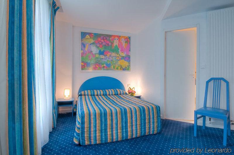Hotel Croix De Malte à Paris Chambre photo