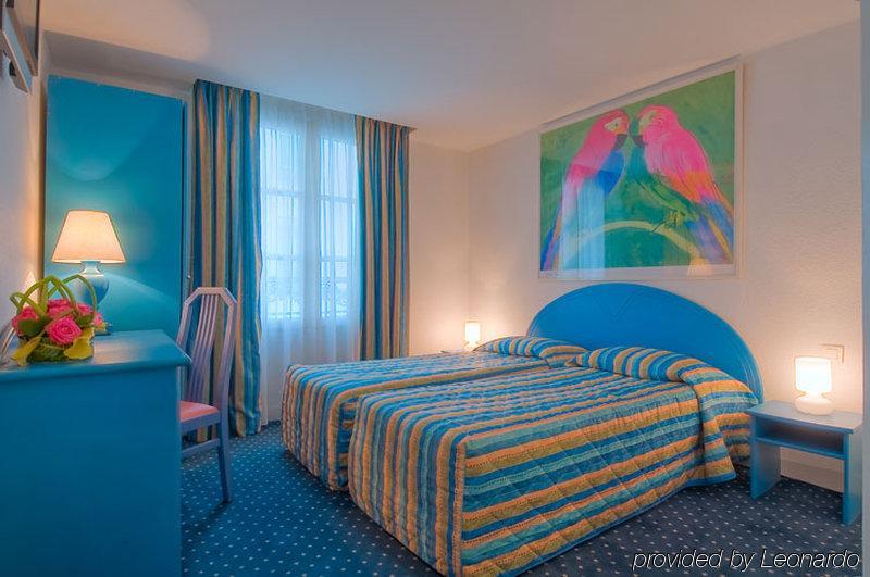 Hotel Croix De Malte à Paris Chambre photo