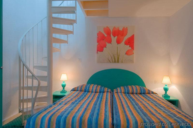 Hotel Croix De Malte à Paris Chambre photo